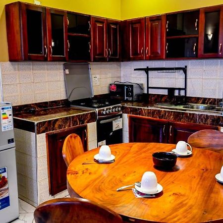 Peace Of Mind Suites Entebbe Dış mekan fotoğraf
