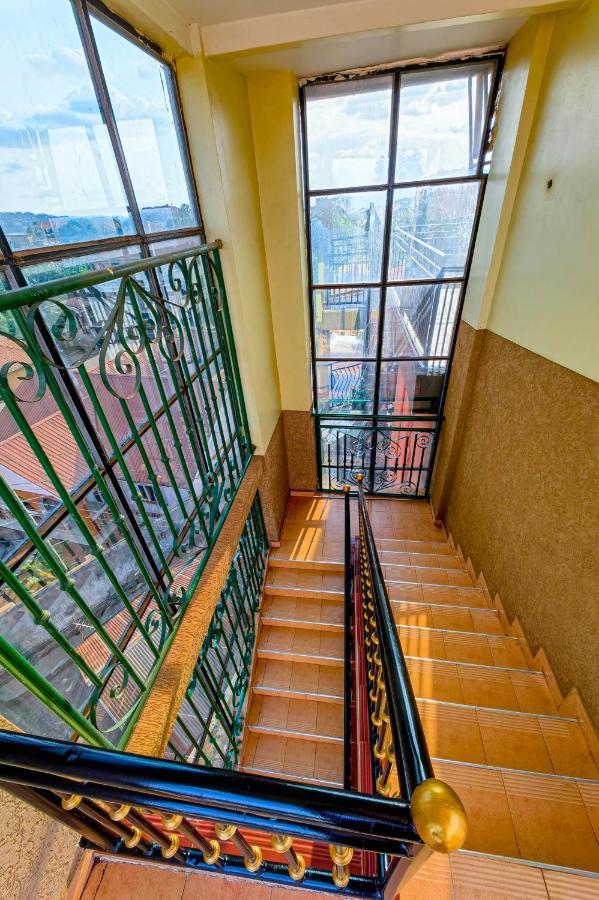 Peace Of Mind Suites Entebbe Dış mekan fotoğraf