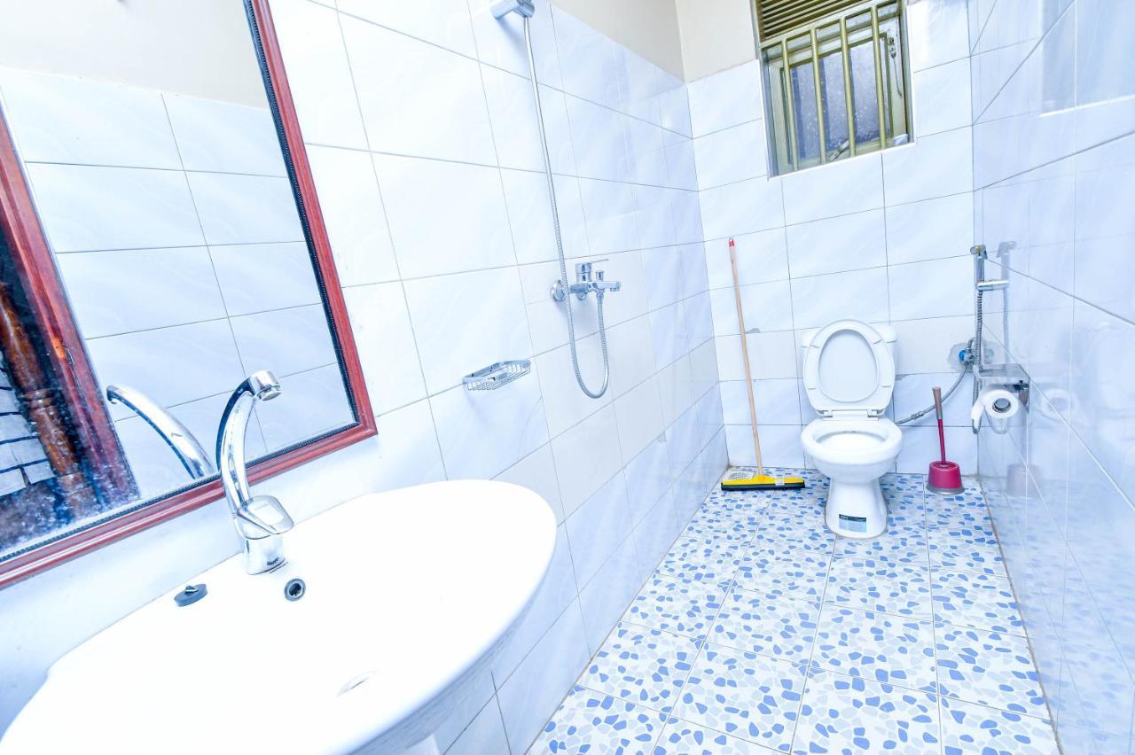 Peace Of Mind Suites Entebbe Dış mekan fotoğraf