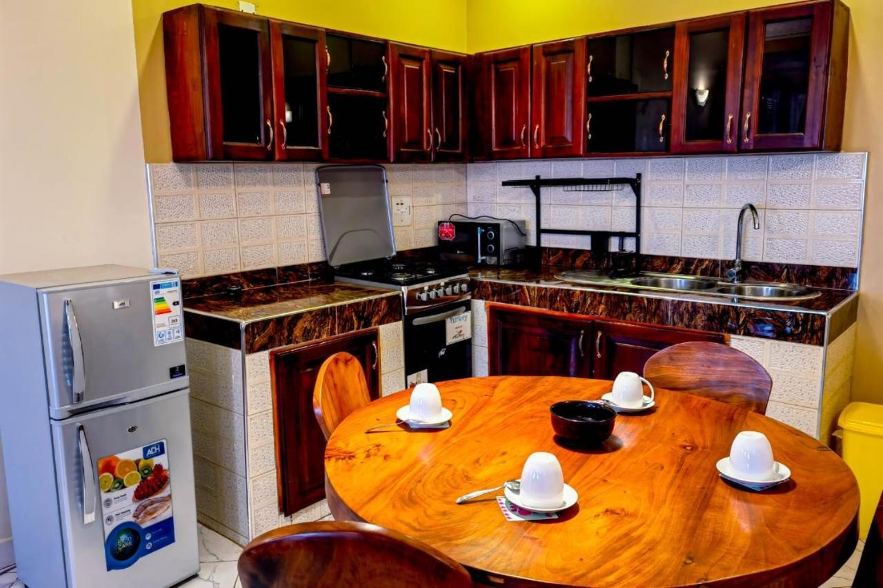 Peace Of Mind Suites Entebbe Dış mekan fotoğraf